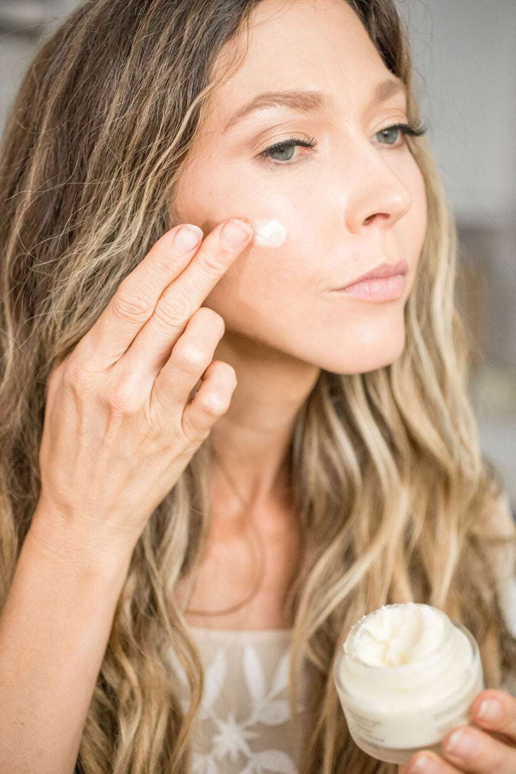 Anti-aging grass-fed tallow face cream with shea butter and probiotics